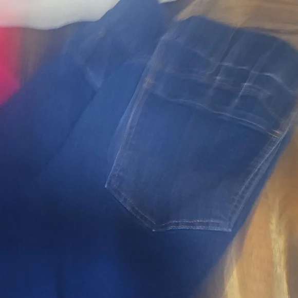 Stylish Dark Blue Women's Cropped Jeans - Picture 6 of 7